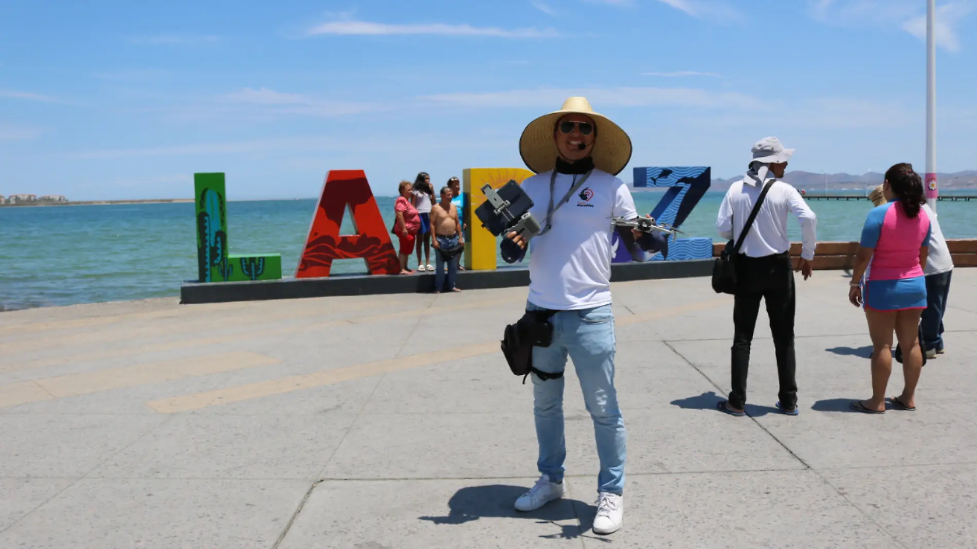 fotos en el malecon con dron 